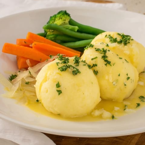 Kartoffelklöße mit Gemüse